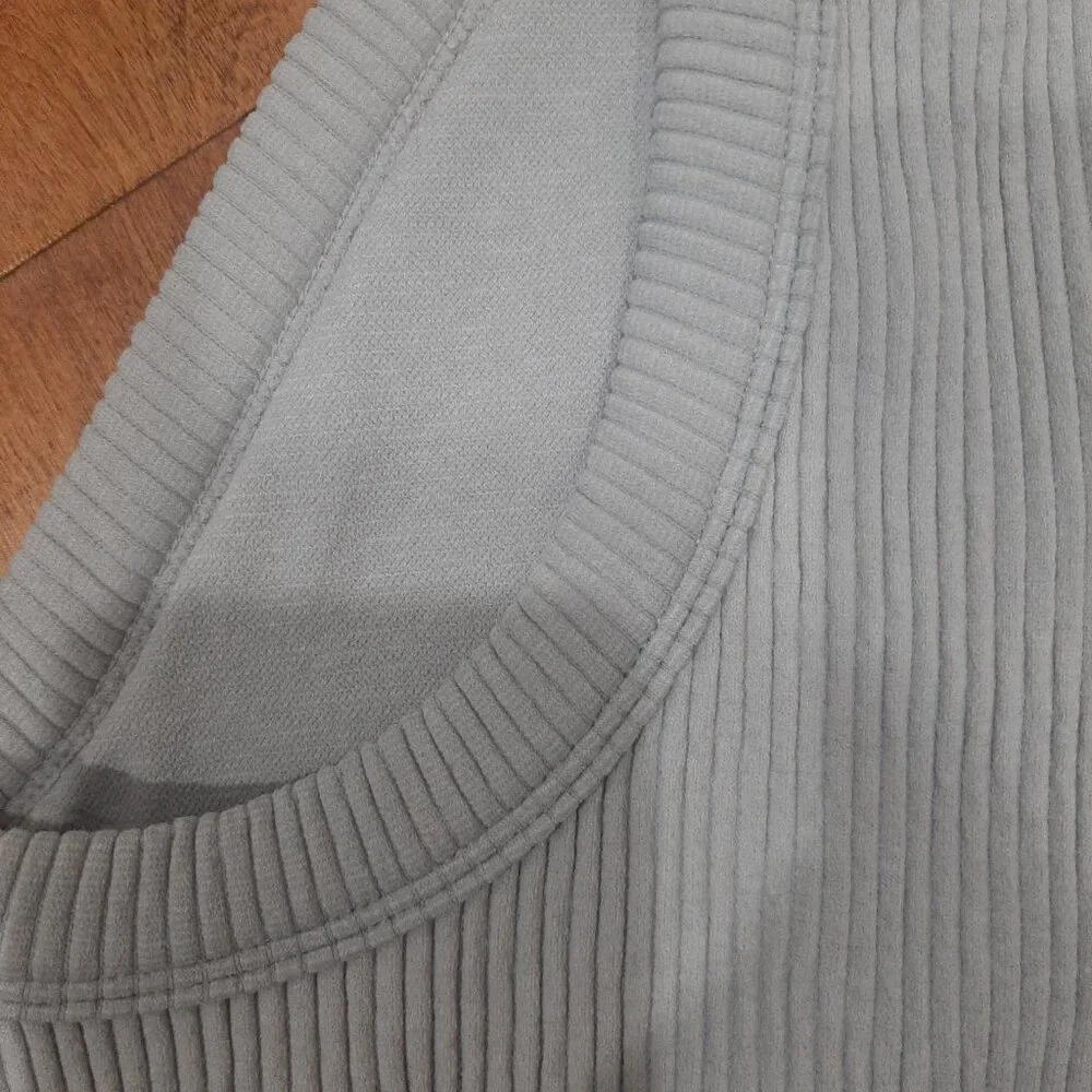Aerie light grey minimalist ribbed halter sports bra crop top - Picture 8 of 13